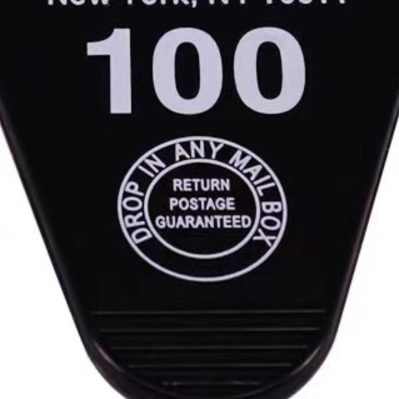 Hotel Chelsea Key Chain Gift Keychain Black White Present Gift Key Fob - Picture 3 of 3